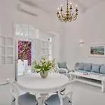 Alice's Noble House Nyaraló