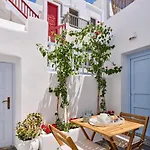 Nyaraló Alice's Noble House